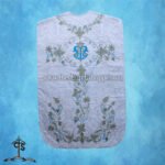 METALLIC SILVER ROMAN FIDDLEBACK CHASUBLE AND MASS SET WITH AM EMBROIDERY - Image 2